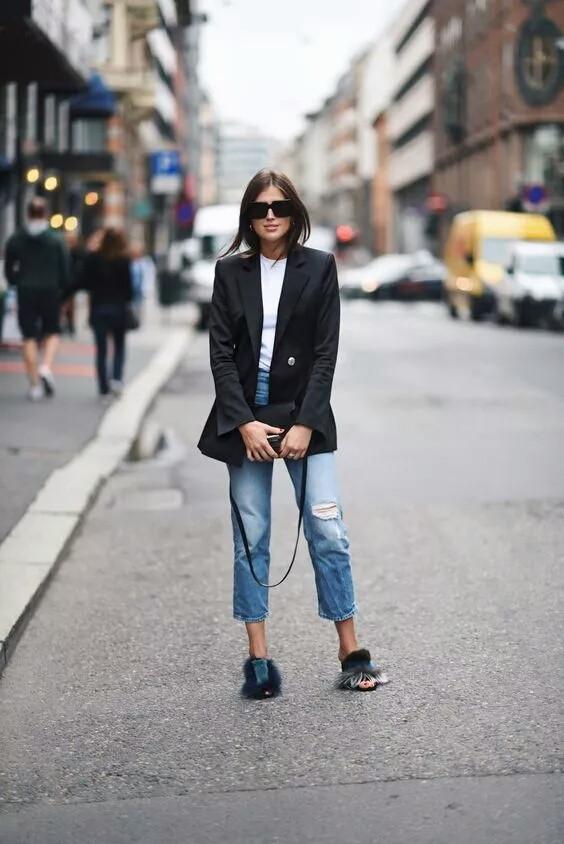 白T卹+西裝，入秋最簡單的懶人時髦穿搭法！