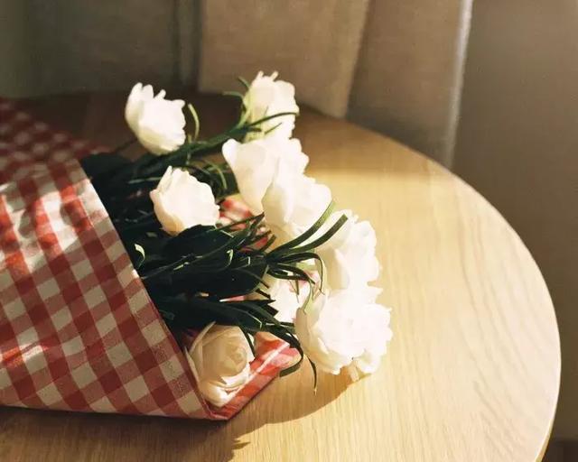 自己的淚，自己擦，自己的路，自己走！