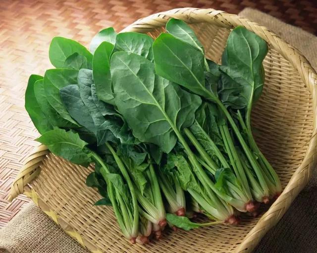 這幾種水果吃多了，竟會加速胃病癌變！ 胃不好的人，必須牢記！