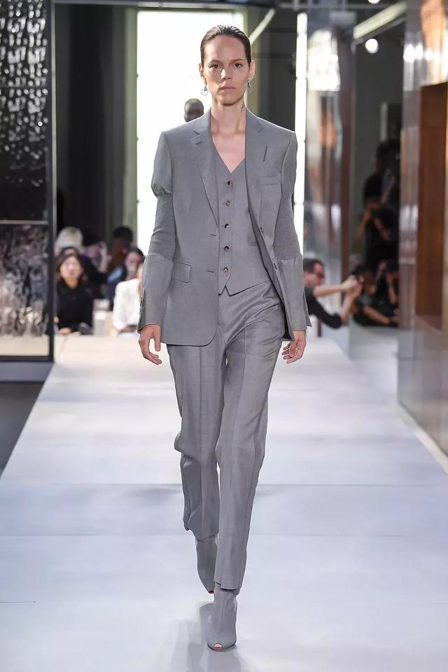 全新的Burberry有多時髦？ 看完這篇想買下一整季