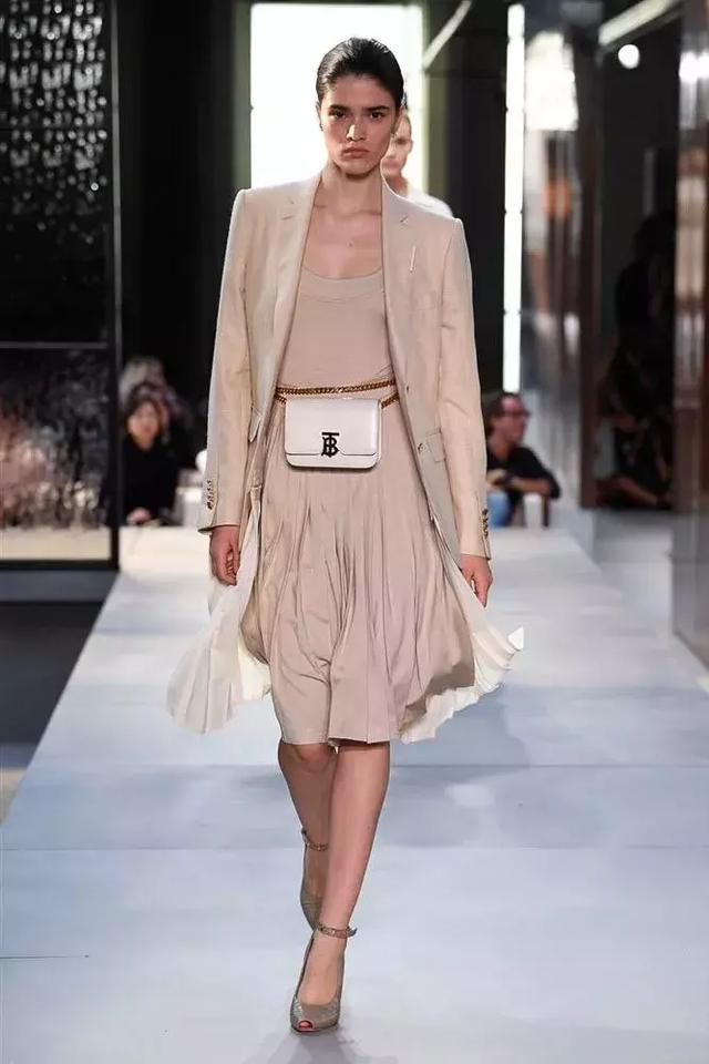 全新的Burberry有多時髦？ 看完這篇想買下一整季