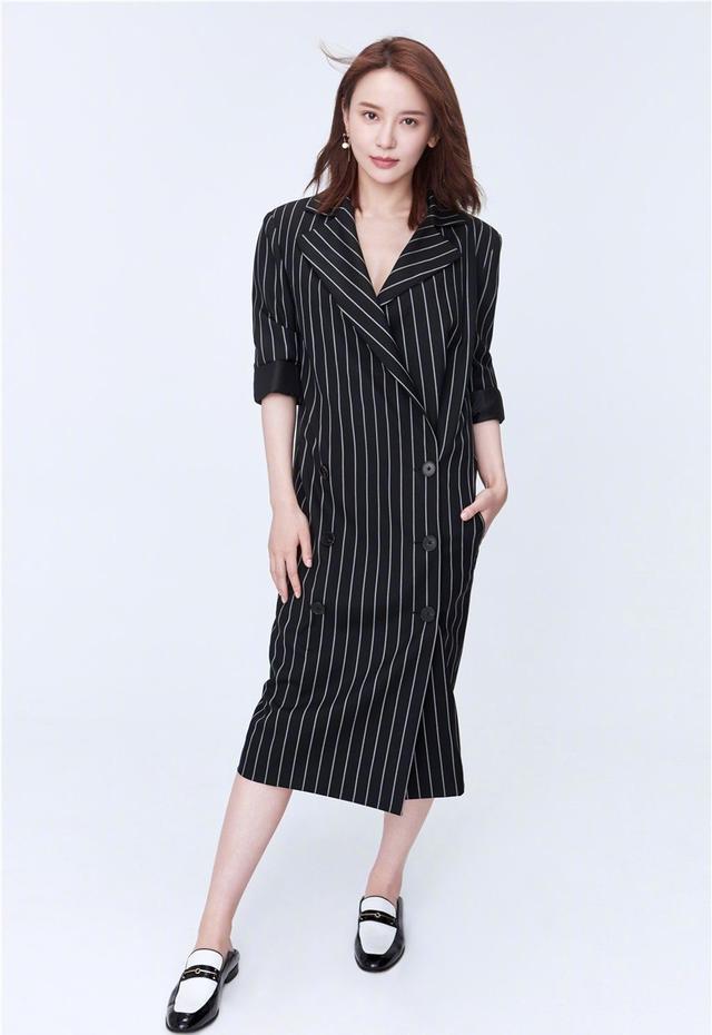 今年秋冬最火的元素,得是時髦經典的條紋元素!