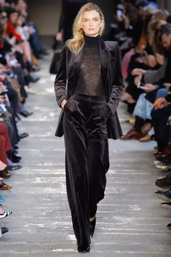 我覺得這個品牌也可以承包職場衣櫥！