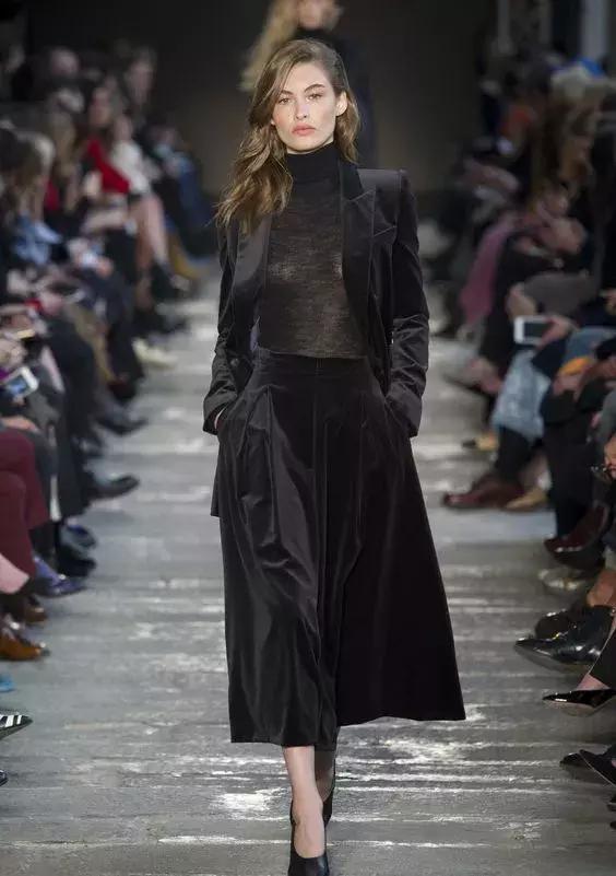 我覺得這個品牌也可以承包職場衣櫥！