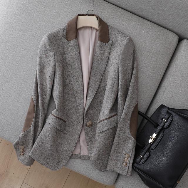 入秋後讓短款西裝外套裝扮出乾練形象