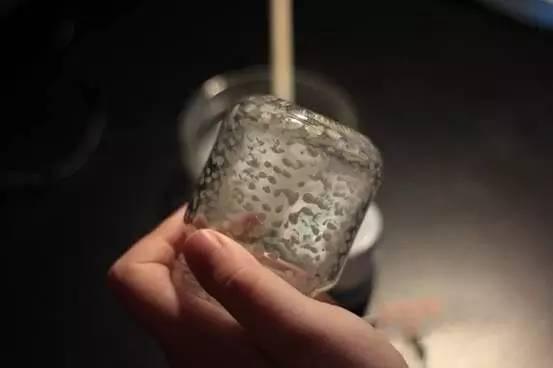 用完的玻璃瓶不要丟，這樣利用，簡直太美了，有木有……