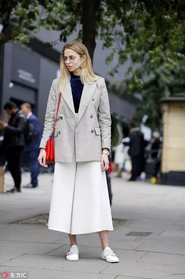 清爽簡單的夏季已經過去，快穿上一雙“寶石鞋”溫柔的走入秋天吧