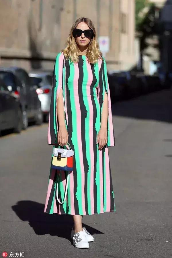 清爽簡單的夏季已經過去，快穿上一雙“寶石鞋”溫柔的走入秋天吧