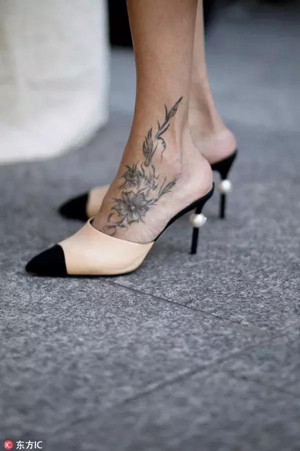 清爽簡單的夏季已經過去，快穿上一雙“寶石鞋”溫柔的走入秋天吧