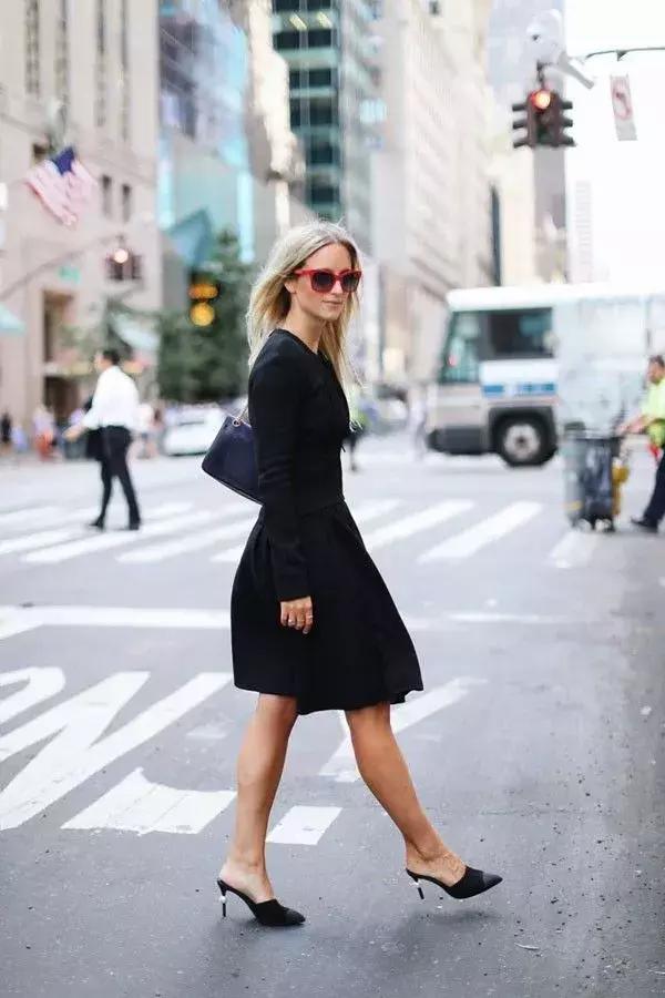 清爽簡單的夏季已經過去，快穿上一雙“寶石鞋”溫柔的走入秋天吧