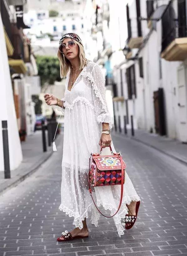 清爽簡單的夏季已經過去，快穿上一雙“寶石鞋”溫柔的走入秋天吧