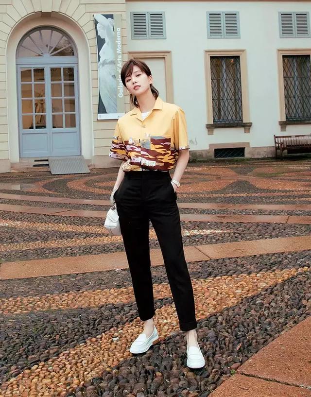 這些時髦的搭配可以證明這1雙鞋真的可以抵10雙穿