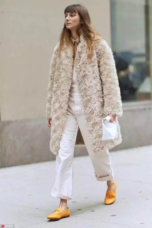 這些時髦的搭配可以證明這1雙鞋真的可以抵10雙穿