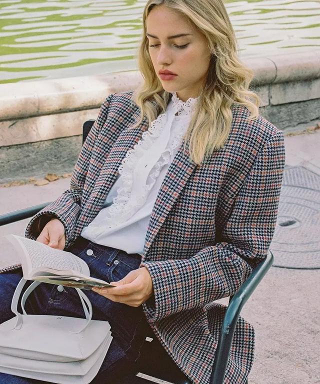 去年的外套今年怎麼穿更時髦？ 這三件內搭來叫醒