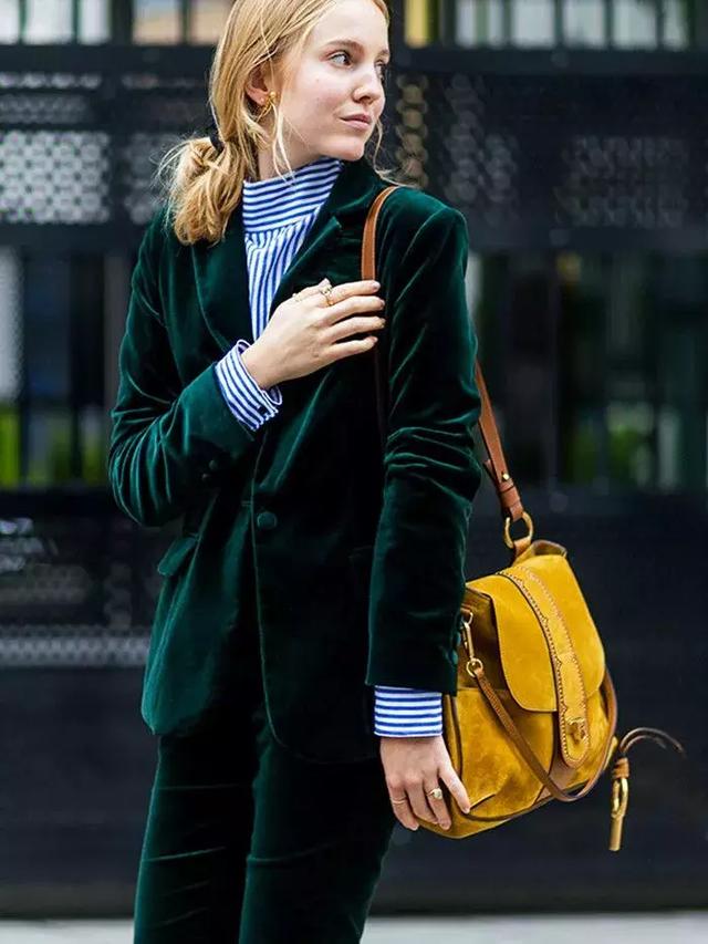 去年的外套今年怎麼穿更時髦？ 這三件內搭來叫醒