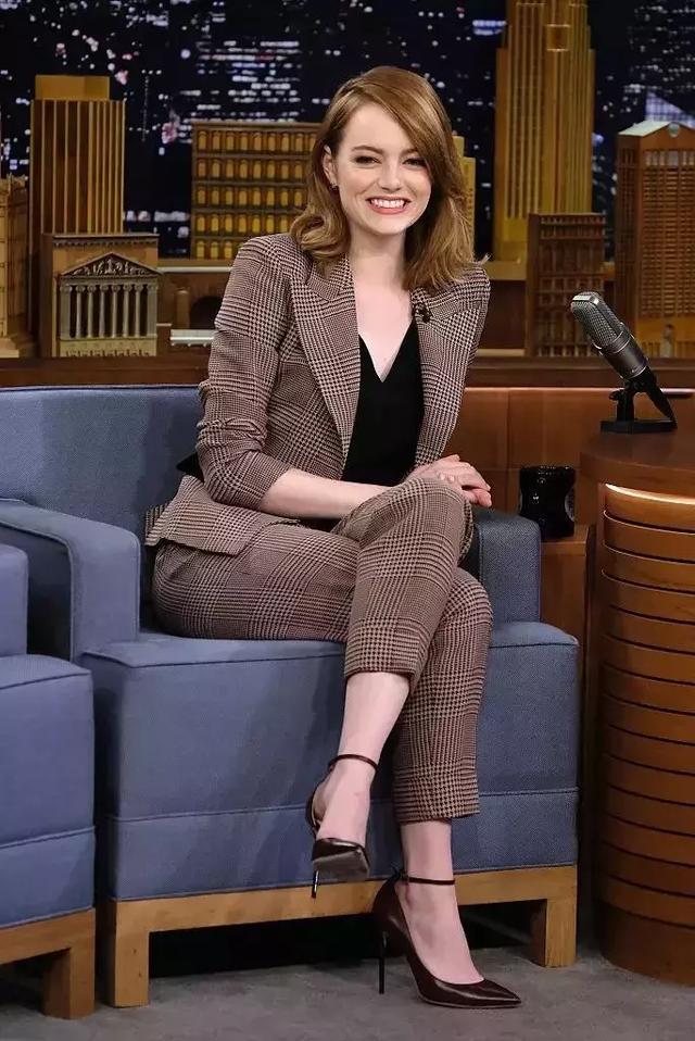 去年的外套今年怎麼穿更時髦？ 這三件內搭來叫醒