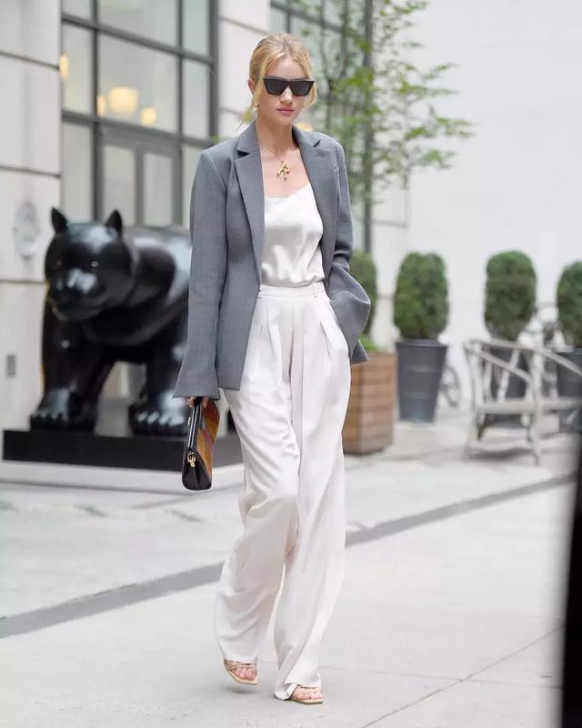 去年的外套今年怎麼穿更時髦？ 這三件內搭來叫醒