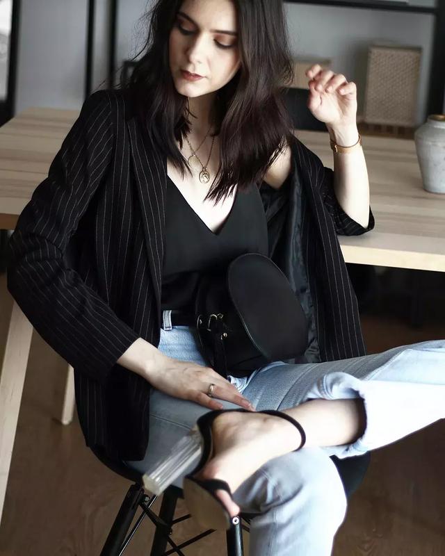 去年的外套今年怎麼穿更時髦？ 這三件內搭來叫醒