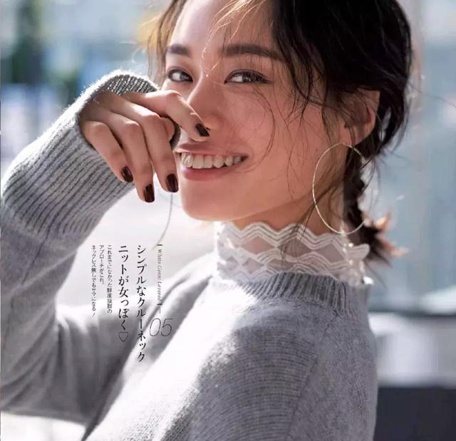 去年的外套今年怎麼穿更時髦？ 這三件內搭來叫醒