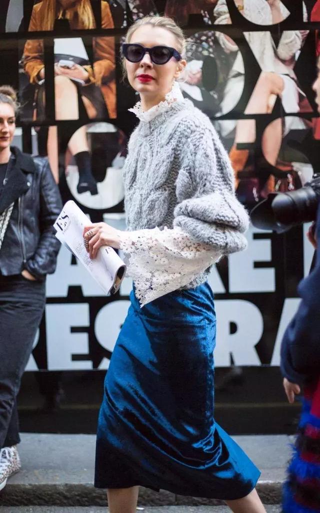 去年的外套今年怎麼穿更時髦？ 這三件內搭來叫醒