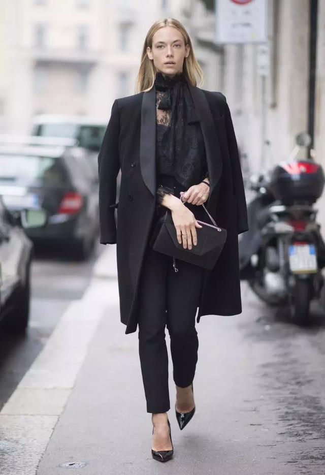 去年的外套今年怎麼穿更時髦？ 這三件內搭來叫醒