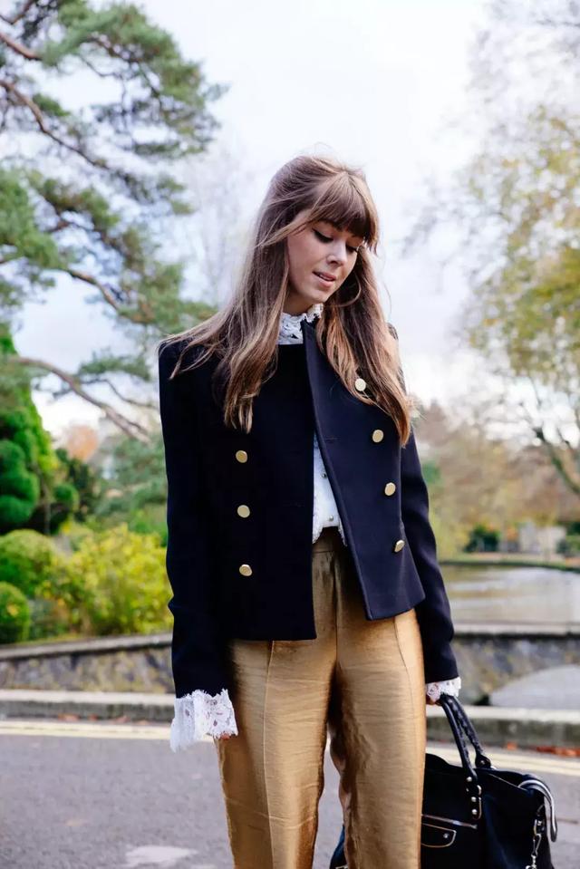 去年的外套今年怎麼穿更時髦？ 這三件內搭來叫醒