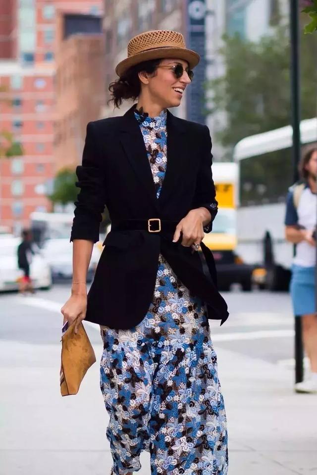 去年的外套今年怎麼穿更時髦？ 這三件內搭來叫醒