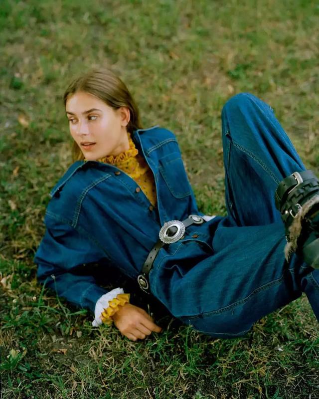 去年的外套今年怎麼穿更時髦？ 這三件內搭來叫醒