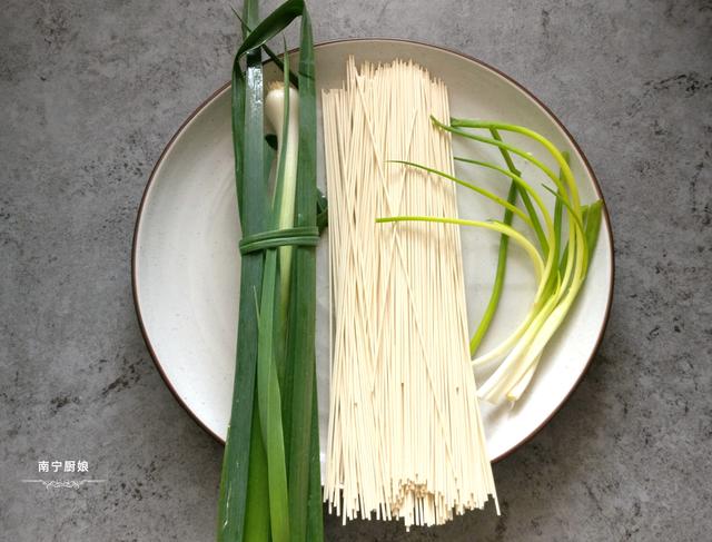 大家一定不要錯過這碗麵，做法超簡單，味道超鮮美，連湯都要喝光