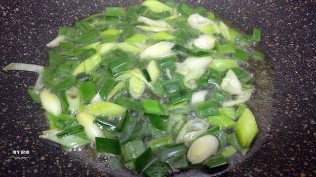 大家一定不要錯過這碗麵，做法超簡單，味道超鮮美，連湯都要喝光