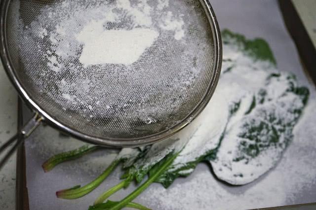 你不知道的鍋塌菠菜，原來這麼香，攤一張小娃搶著吃，做一次不夠