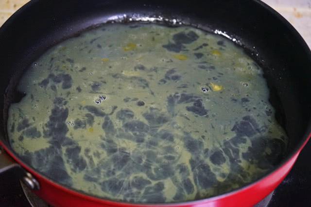 你不知道的鍋塌菠菜，原來這麼香，攤一張小娃搶著吃，做一次不夠