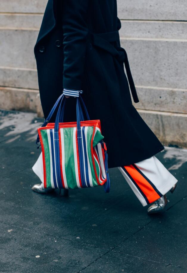 Celine的透明“水果袋”售價7000塊？ 竟意外有點好看！