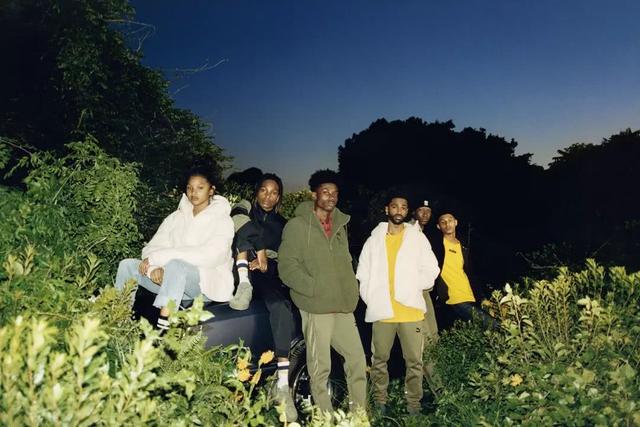 香奈兒設計師跟PUMA搞聯名？ 試穿完竟然有點好看！