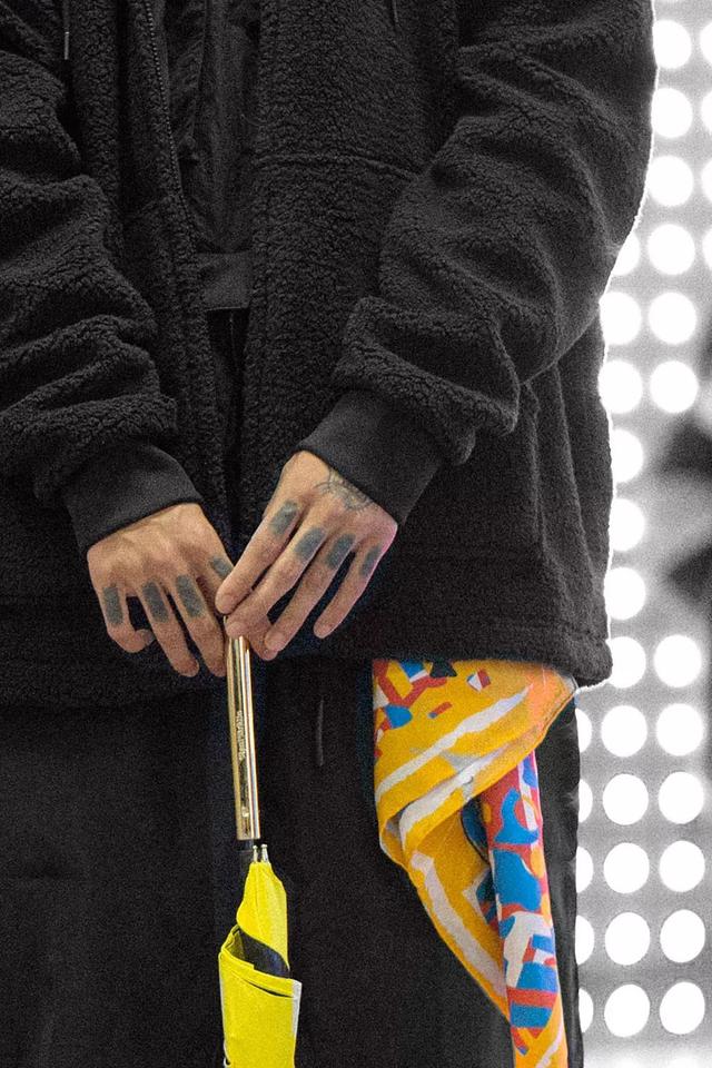 香奈兒設計師跟PUMA搞聯名？ 試穿完竟然有點好看！