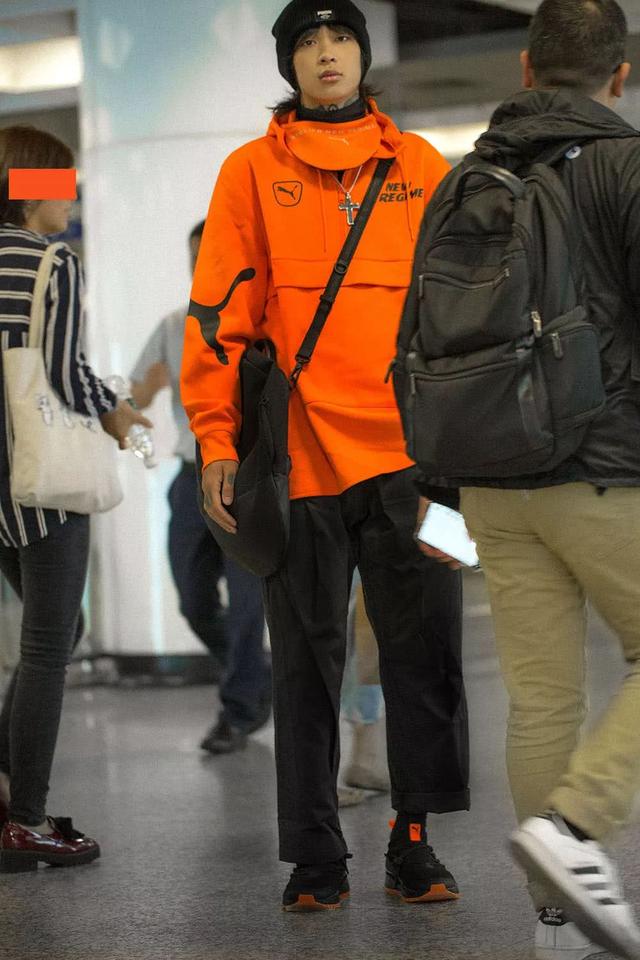 香奈兒設計師跟PUMA搞聯名？ 試穿完竟然有點好看！