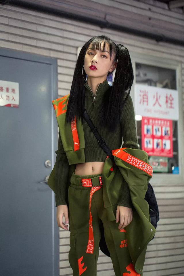 香奈兒設計師跟PUMA搞聯名？ 試穿完竟然有點好看！