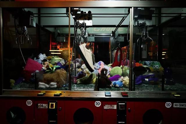 香奈兒設計師跟PUMA搞聯名？ 試穿完竟然有點好看！