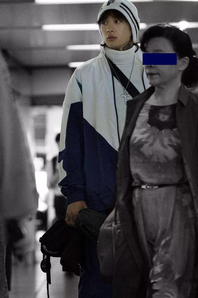 香奈兒設計師跟PUMA搞聯名？ 試穿完竟然有點好看！