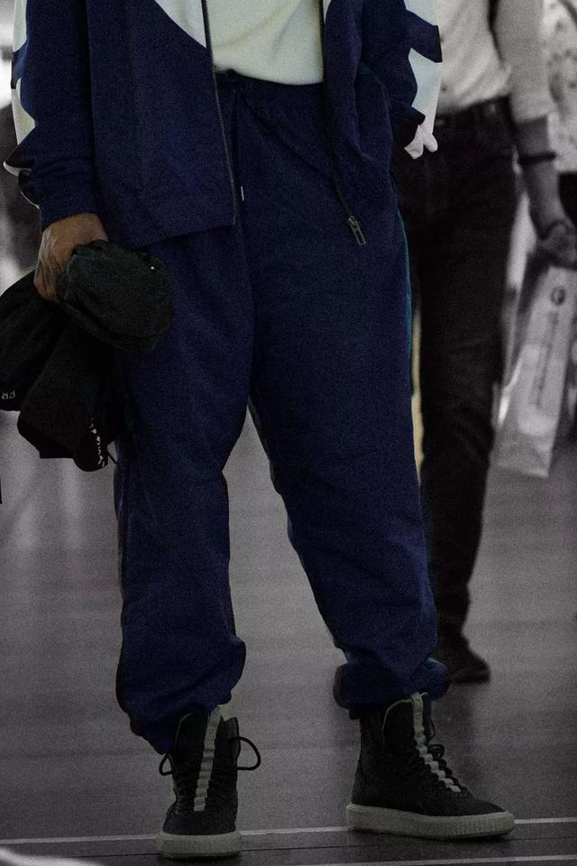 香奈兒設計師跟PUMA搞聯名？ 試穿完竟然有點好看！