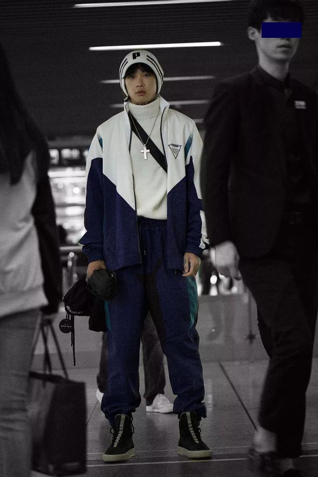 香奈兒設計師跟PUMA搞聯名？ 試穿完竟然有點好看！