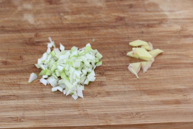 很多人喜歡吃的一道快手菜，做法易學味道棒，不吃肉的女兒超喜歡