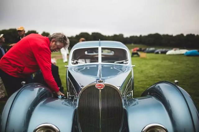 曾被人們譽為史上最美的終極布加迪，長這個樣子！