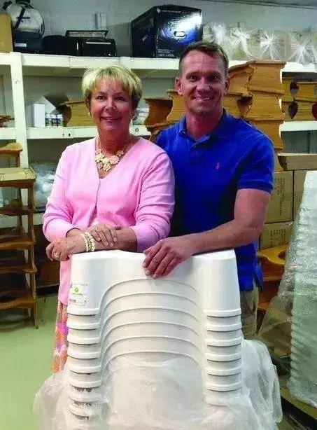 中國式蹲坑席捲全美！ 我們蹲個廁所，怎麼就蹲成了上億的生意？