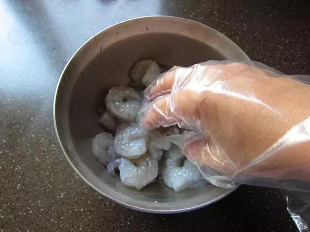 教你做軟炸蝦仁，外酥里嫩，超級美味，絕對是人人都想吃~