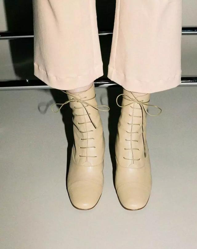 這個秋冬最好看的50雙短靴清單來了！ 照著買讓這個冬天又美又溫暖