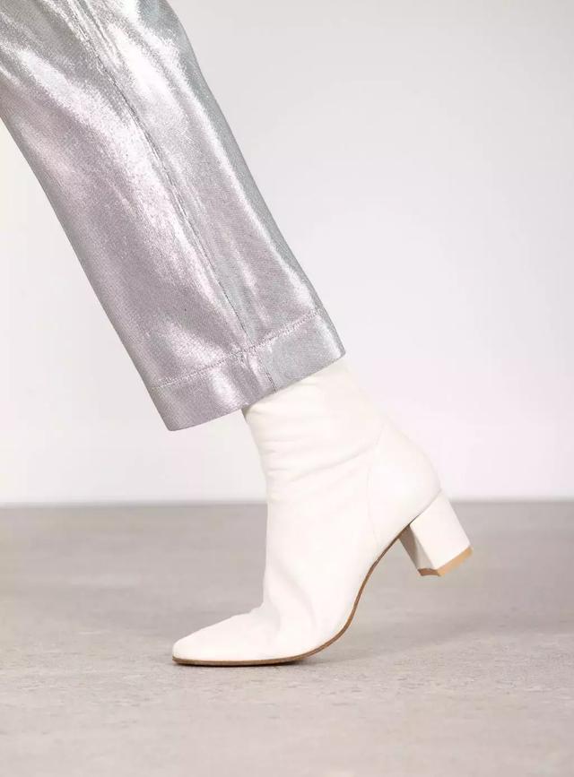 這個秋冬最好看的50雙短靴清單來了！ 照著買讓這個冬天又美又溫暖