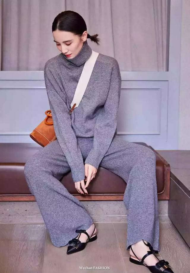 這個秋天這樣穿毛衣+闊腿褲你就是時髦精本精！