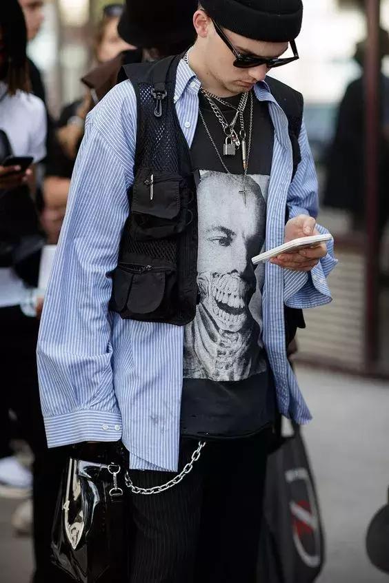 只要疊搭一件襯衣，就能把冬天所有的外套穿得帥氣有型！