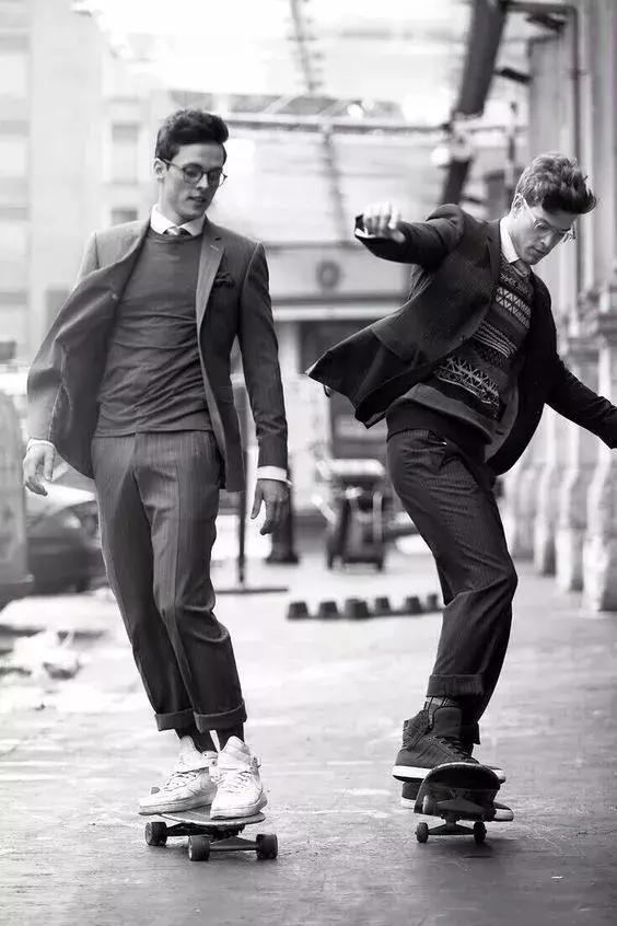 只要疊搭一件襯衣，就能把冬天所有的外套穿得帥氣有型！